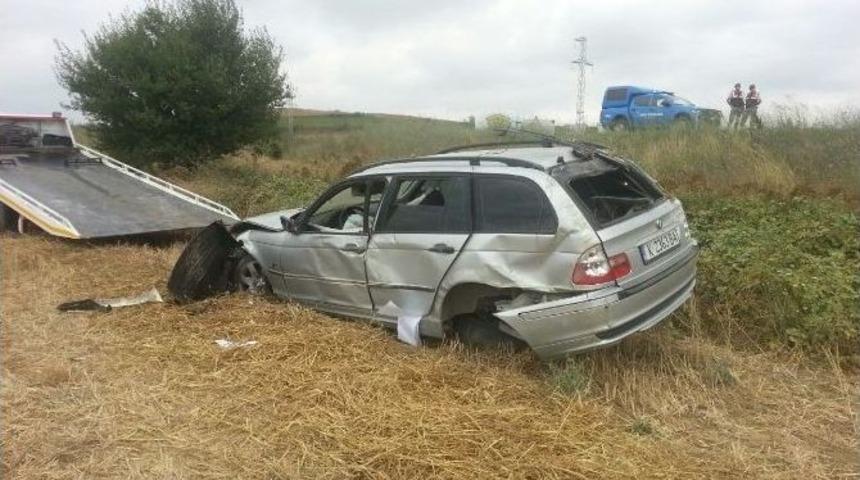 Otomobil Tarlaya U&ccedil;tu: 1 Yaralı
