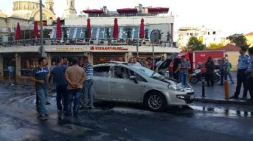 Taksim&rsquo;de Yanan Otomobil Esnaf S&ouml;nd&uuml;rd&uuml;