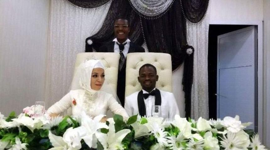 Adıyaman&rsquo;a Burkina Fasolu Damat