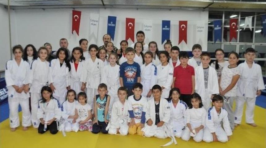 B&uuml;y&uuml;kşehir Judo&rsquo;da 351 Kul&uuml;b&uuml; Geride Bıraktı