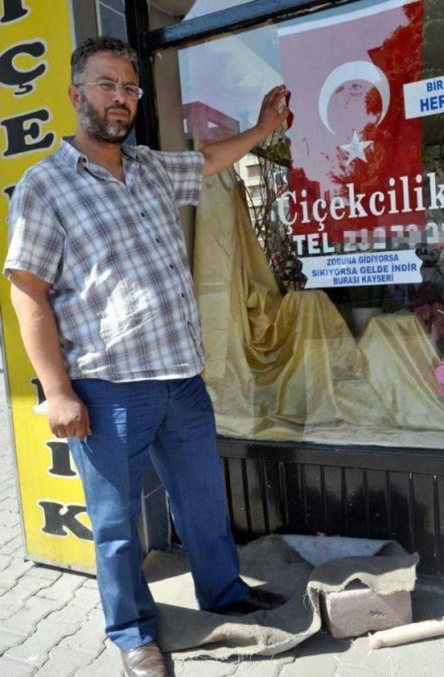 Kayseri de Ter&ouml;re, Bayraklı, Yazılı Protesto 3