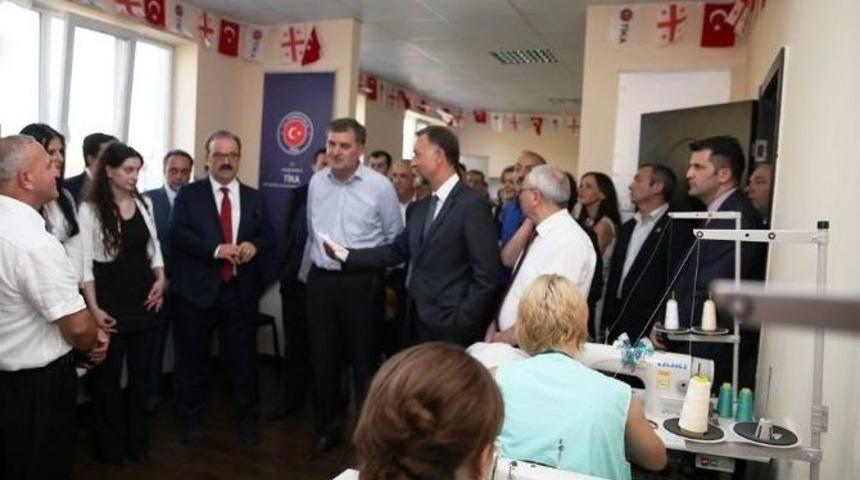 G&uuml;rcistan&rsquo;da Vaziani Dikiş Ve Ayakkabı At&ouml;lyesi Hizmete A&ccedil;ıldı