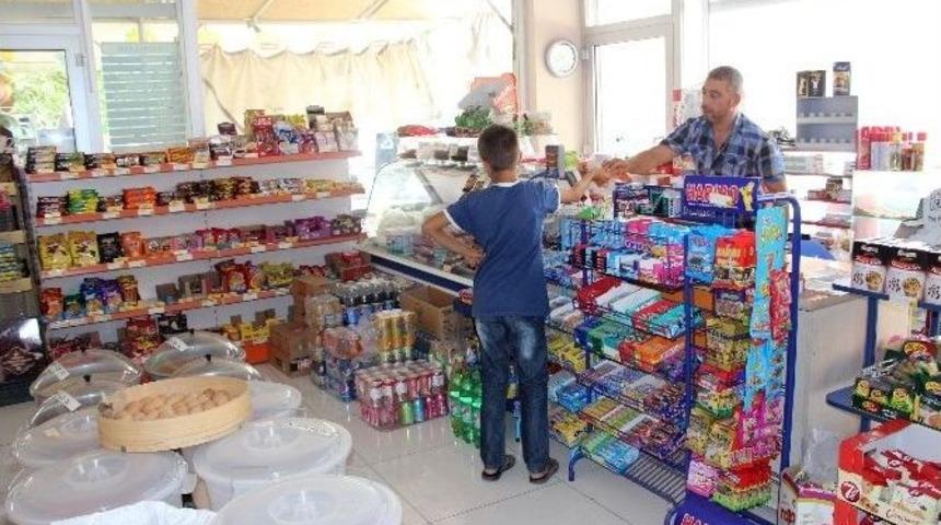 Suru&ccedil; Bombacısının Ailesi İşyerini Sattı