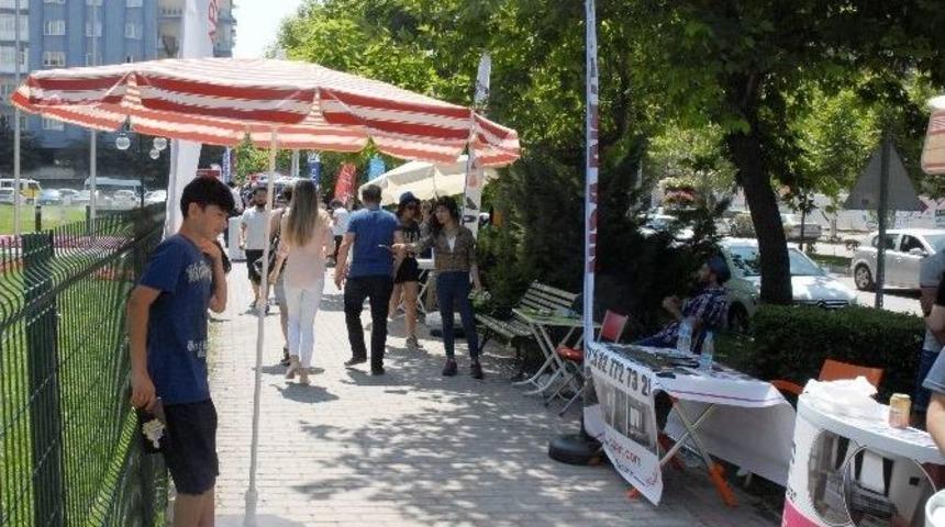 Eskişehir&rsquo;de &Uuml;niversite Kaydını Yaptıran &Ouml;ğrenciler Yerleşmeye Başladı