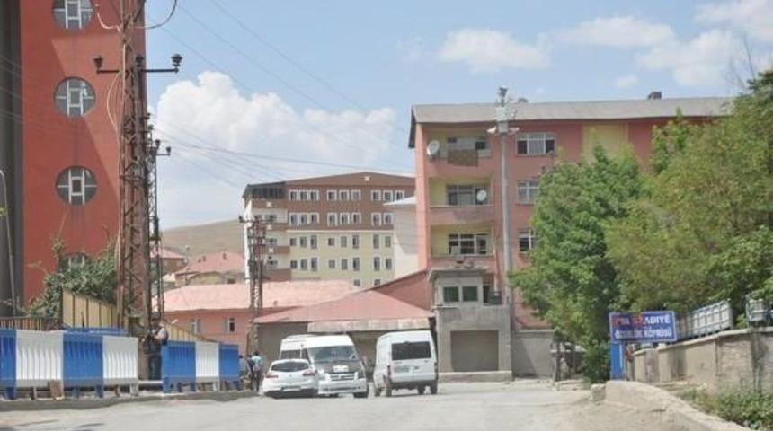 Y&uuml;ksekova Emniyet M&uuml;d&uuml;rl&uuml;ğ&uuml;'ne Roketatarlı Saldırı (2)