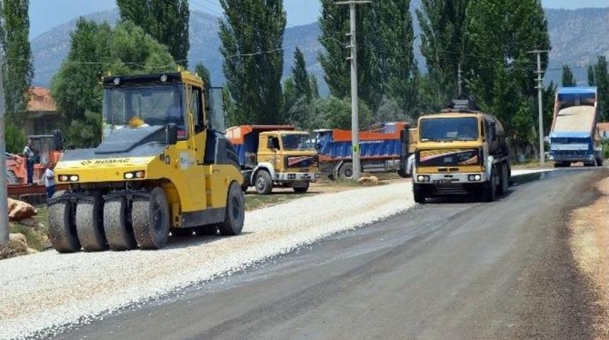 B&uuml;y&uuml;kşehir Belediyesi Z&uuml;mr&uuml;tova Yolu Asfaltladı