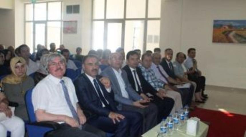 Ayvalık&rsquo;ta Seminer Ve &Ccedil;alıştay Aynı Anda Başladı