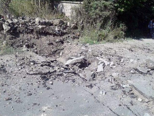 Van&rsquo;da Askeri Aracın Ge&ccedil;işi Sırasında Patlama 1