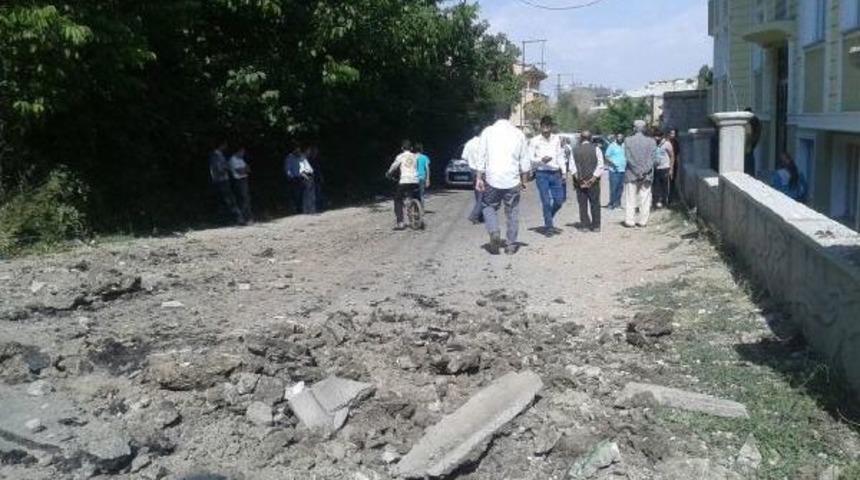 Gevaş'ta Askeri Araca Mayınlı Saldırı