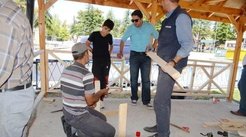 Seyitgazi Marangoz At&ouml;lyesi Fabrika Gibi &Ccedil;alışıyor