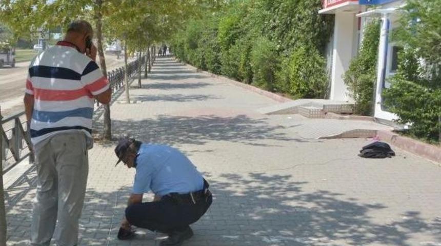 Atm Yanında Unutulan &Ccedil;anta Bomba Paniğine Neden Oldu