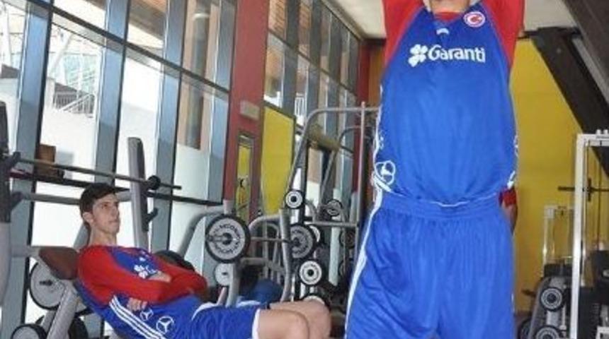 A Milli Basketbol Takımı Hazırlıklarını S&uuml;rd&uuml;r&uuml;yor
