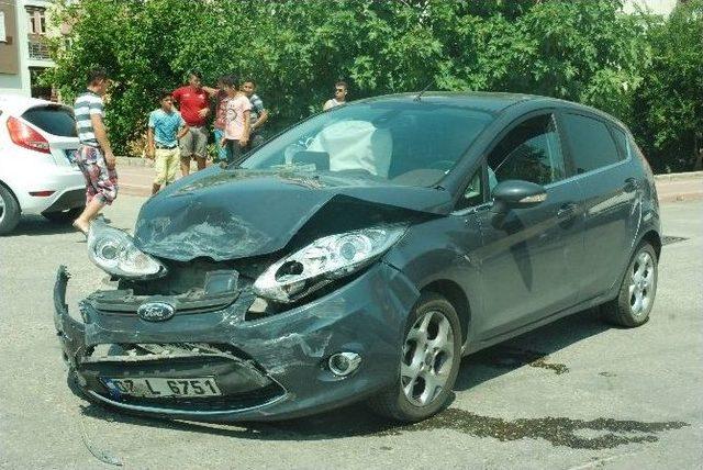Manavgat’ta 2 Ayrı Trafik Kazasında 3 Kişi Yaralandı. 1