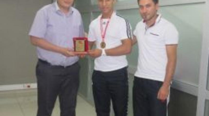 Destek B&uuml;y&uuml;kşehir&rsquo;den Başarı Sporculardan