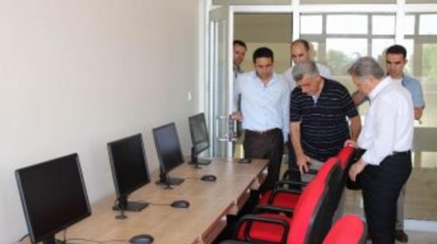Vali Kahraman&rsquo;dan Gen&ccedil;lik Merkezi&rsquo;ne Ziyaret