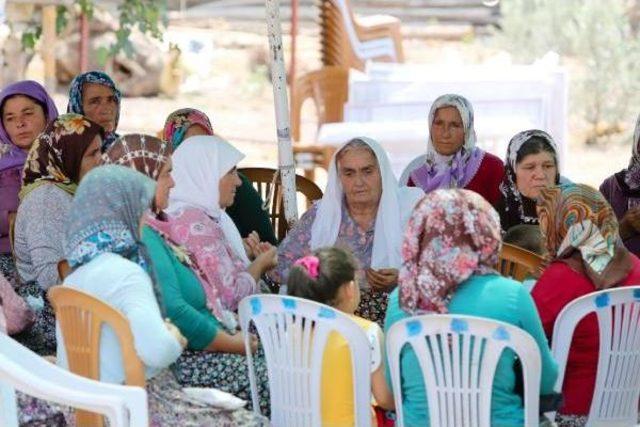 Dede Akkabak'a Yeni Şalvar Ve Ayakkabı