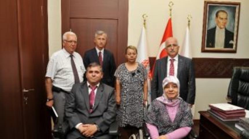 Bedensel Engelliler Derneği&rsquo;nden Vali Tuna&rsquo;ya Ziyaret
