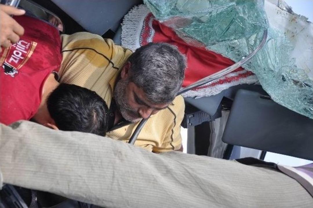 Beton Mikseri S&uuml;r&uuml;c&uuml;s&uuml; Sıkıştığı Yerden Bir Saatte Kurtarıldı