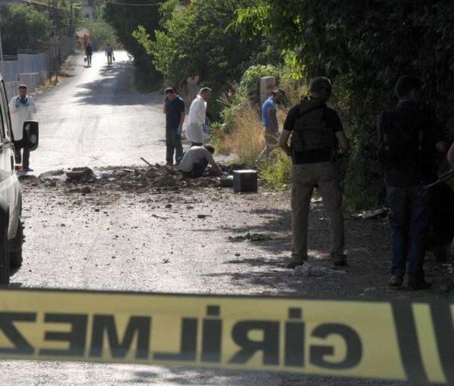 Gevaş ta Askeri Araca Mayınlı Saldırı (2) 3