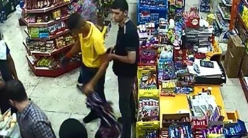 Polise Patlayıcı Attıktan Sonra Markette Kıyafetini Değiştirirken Yakalandı