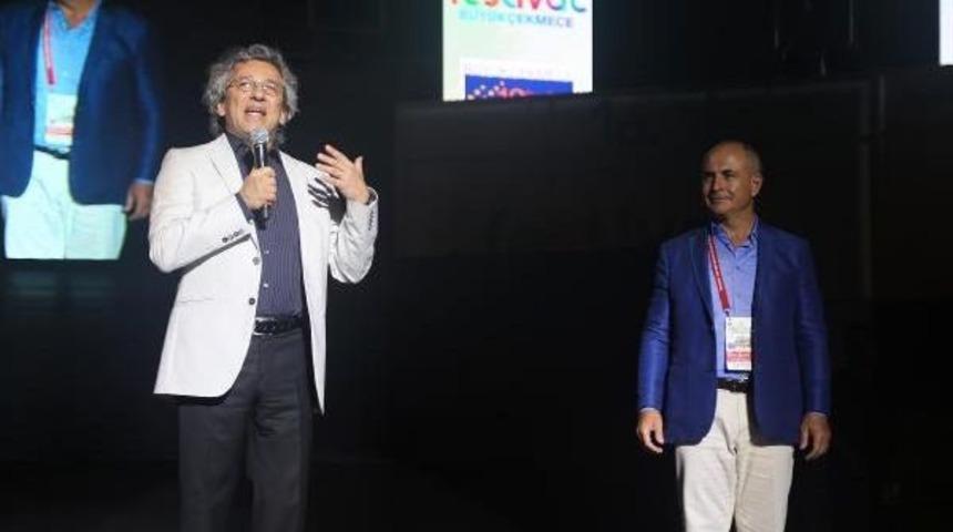 Can D&uuml;ndar'a "yaşam Boyu Başarı" &Ouml;d&uuml;l&uuml;