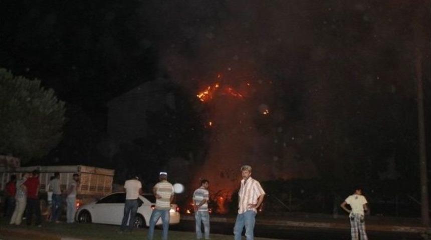 Okul Bah&ccedil;esinde Korkutan Yangın