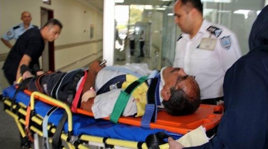 Kayseri&rsquo;de Kamyonetler &Ccedil;arpıştı: 3 Yaralı