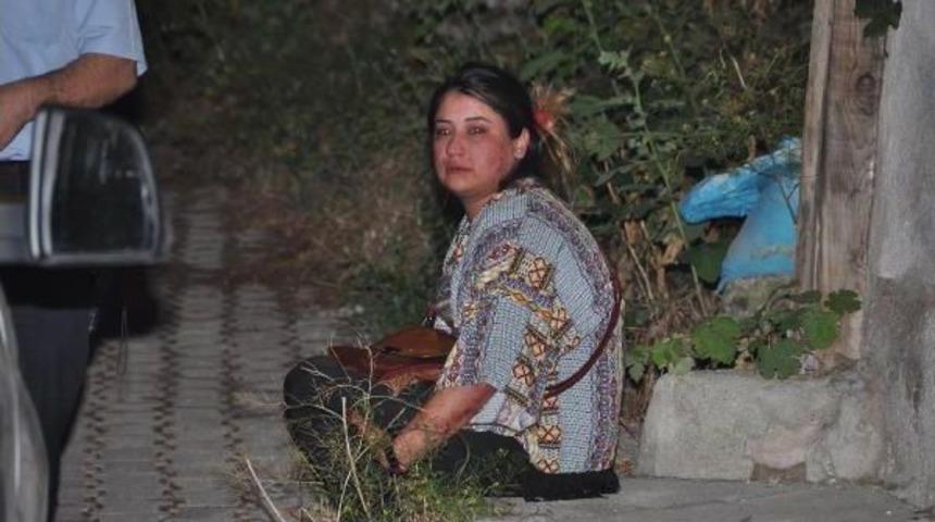 Bı&ccedil;akladığı Eşinin Ardından G&ouml;zyaşı D&ouml;kt&uuml;