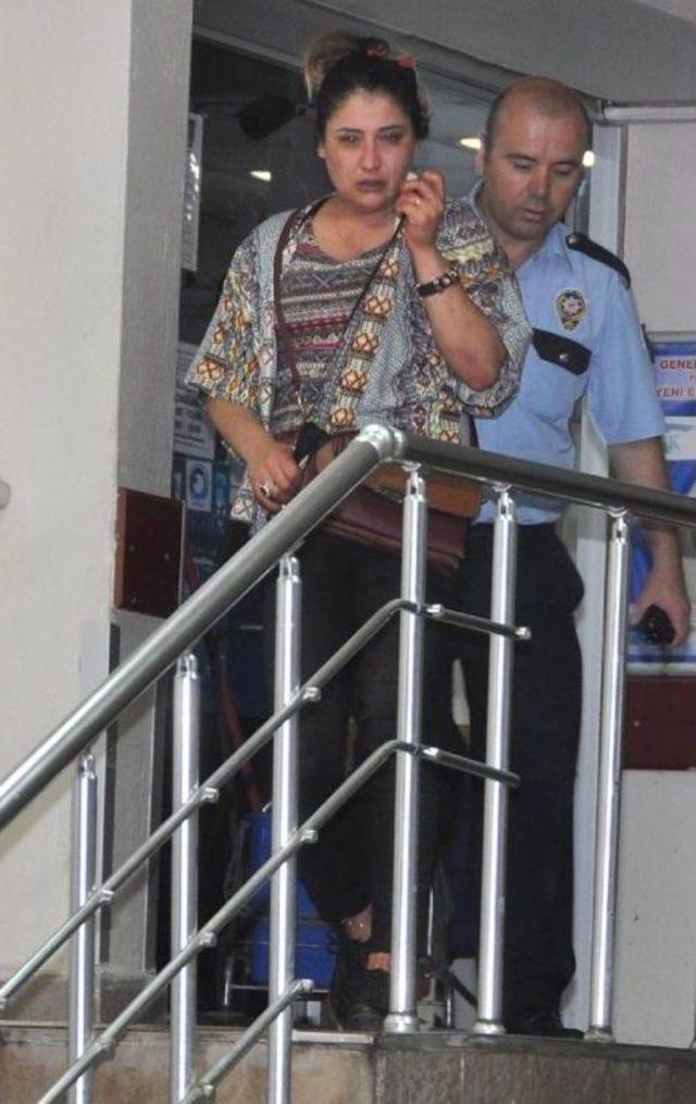 Bı&ccedil;akladığı Eşinin Ardından G&ouml;zyaşı D&ouml;kt&uuml; 1