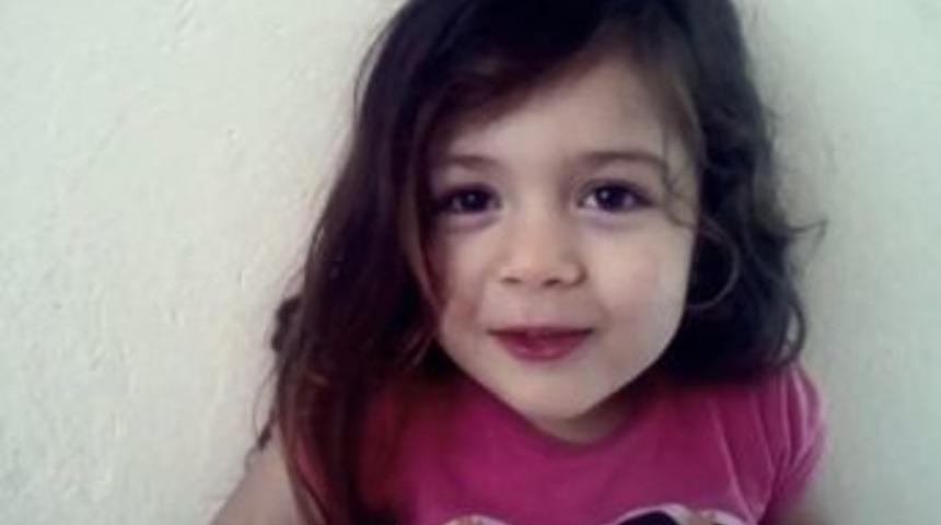 3,5 Yaşındaki Ecrin İslami Bilgisi İle Şaşırtıyor