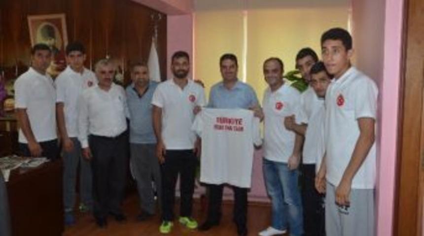 Ataşbak, Tayland&rsquo;ta D&uuml;nya Şampiyonasına Katılacak 5 Sporcuyu Kabul Etti