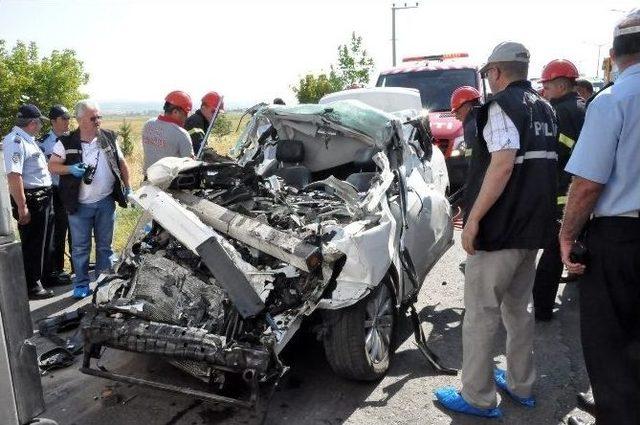 Uşak’ta Trafik Kazası: 2 Ölü