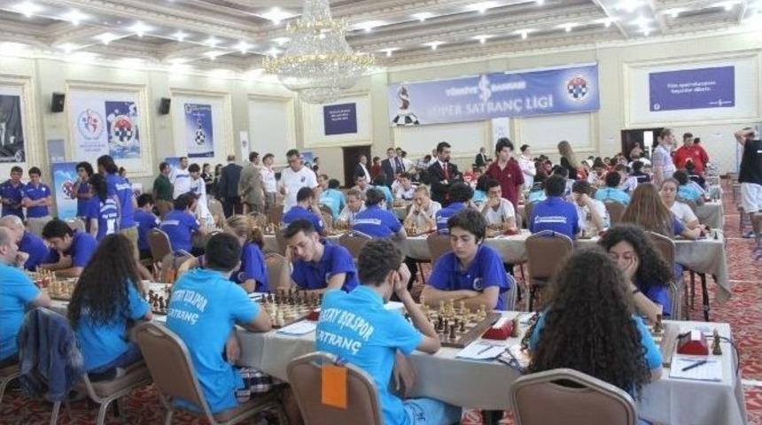 T&uuml;rkiye&rsquo;nin En İyi Satran&ccedil;&ccedil;ıları Kocaeli&rsquo;de