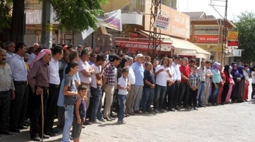 İdil'de Esnaftan '&ccedil;atışmalar Bitsin' Eylemi