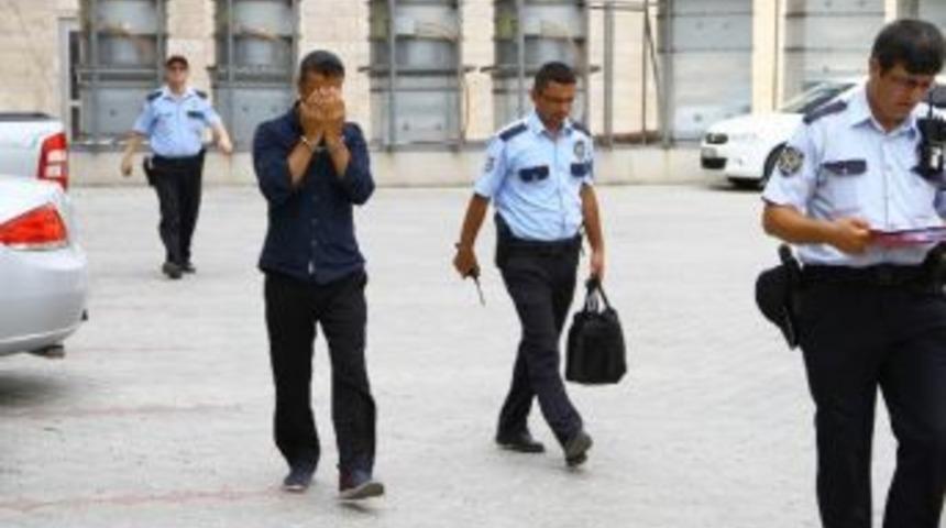 &Ouml;nce &Ccedil;aldı, Sonra Teslim Etti