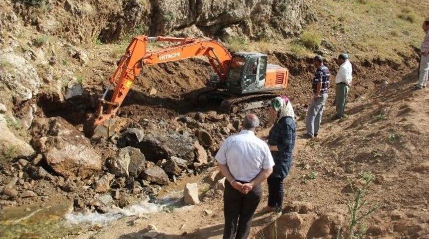 Bitlis Belediyesinden İ&ccedil;me Suyu &Ccedil;alışmaları