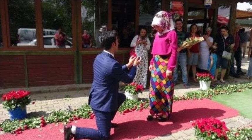 &Ouml;ğretmenden S&uuml;rpriz Evlenme Teklifi