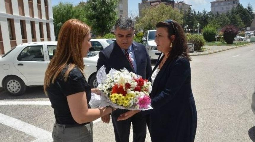 Eski Milli Eğitim Bakanı Nimet Baş, Başkan &Ouml;zg&uuml;ven&rsquo;i Ziyaret Etti