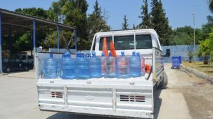 İskenderun&rsquo;da Ka&ccedil;ak Su Satıcılarına Operasyon