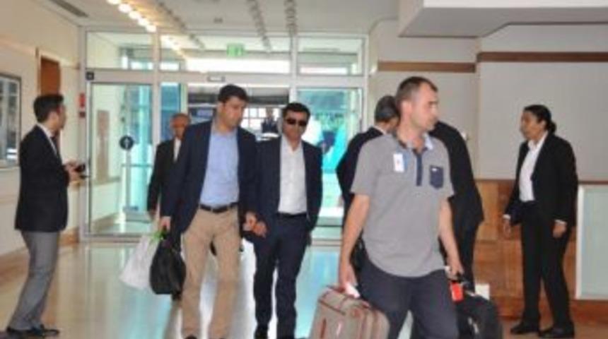 Selahattin Demirtaş Programlarını Iptal Edip Br&uuml;ksel'e Gitti