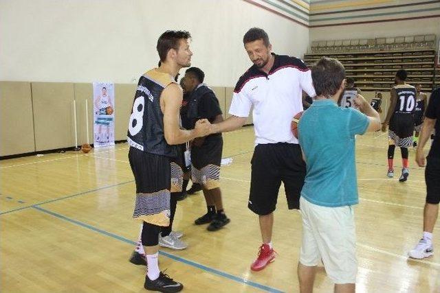 Hidayet Türkoğlu, Uba Pro Exposure Kampında Sporcularla Buluştu