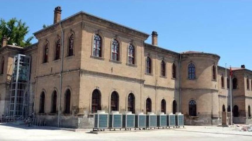 Orgeneral Akar'ın Genelkurmay Başkanı Olması, Kayseri Lisesi Mezunlarını Sevindirdi