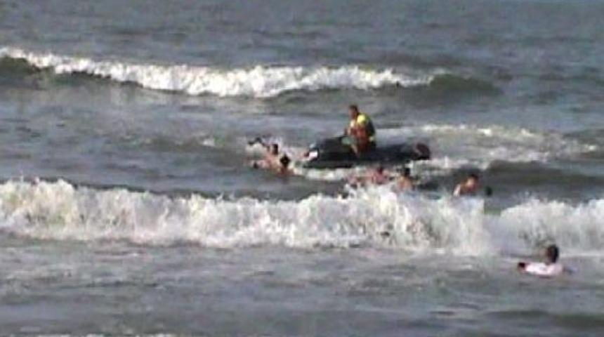 Karadeniz'de Rip Akıntısına Kapılan 2 &Ccedil;ocuk Son Anda Kurtuldu