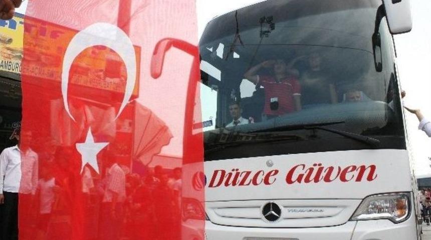 Yaşanan Ter&ouml;r Olaylarına Rağmen Askerler Coşkuyla Uğurlanıyor