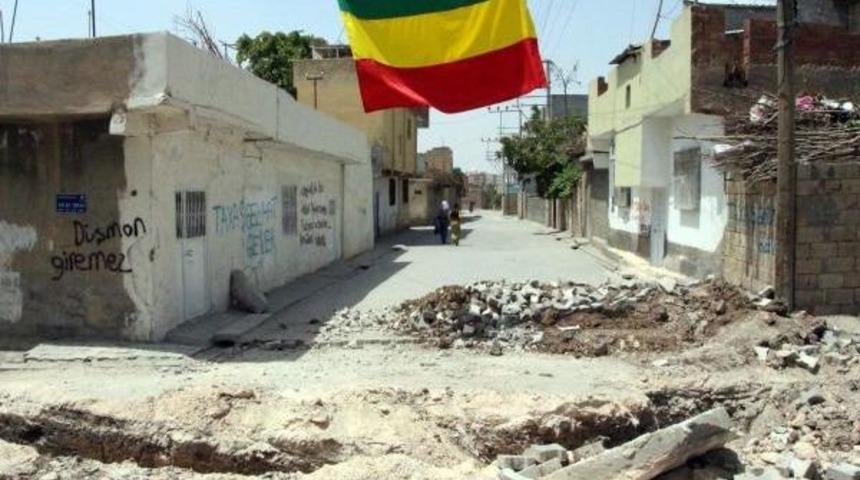 Nusaybin'de Ydg-H'liler Cadde Ve Sokaklara Hendek Kazıp, Barikatlar Kurdu