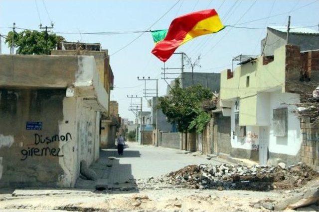 Nusaybin'de Ydg-H'liler Cadde Ve Sokaklara Hendek Kazıp, Barikatlar Kurdu