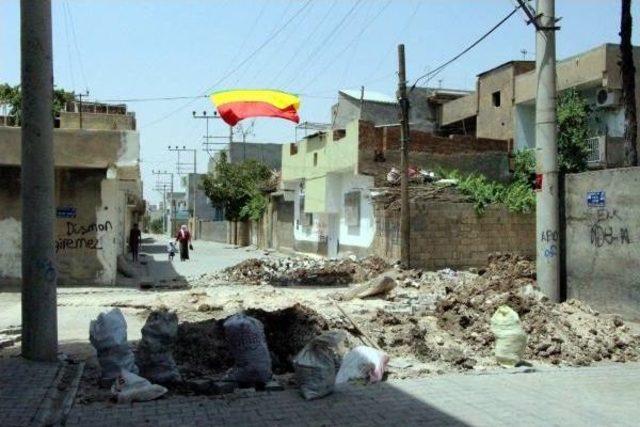 Nusaybin'de Ydg-H'liler Cadde Ve Sokaklara Hendek Kazıp, Barikatlar Kurdu