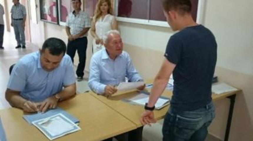 Lapseki Meslek Y&uuml;ksek Okuluna Kayıtlar Başladı