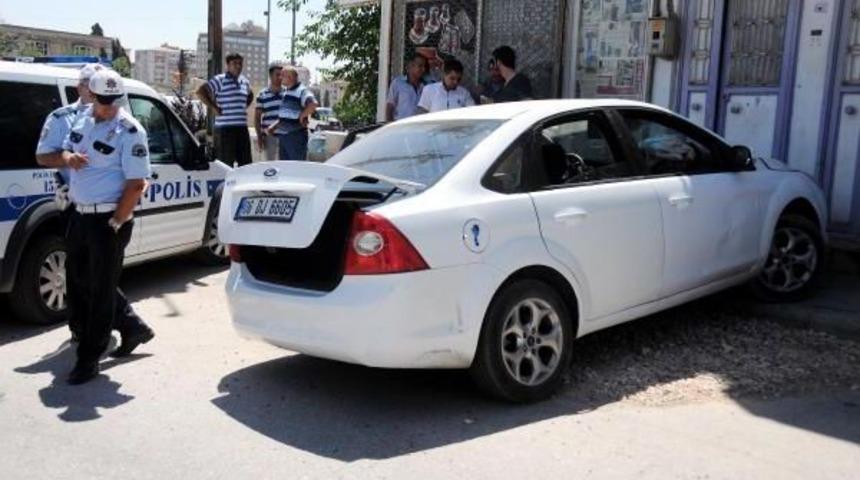 Polisten Ka&ccedil;an Cezaevi Firarisi Kaza Yapınca Yakalandı