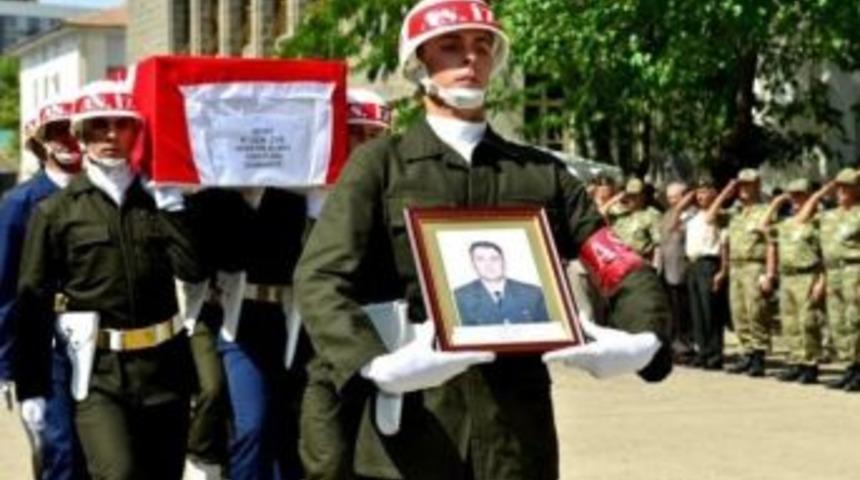 Şehit Uzman &Ccedil;avuş Memleketine Uğurlandı